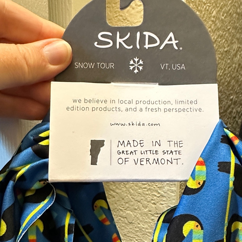 Skida Blue Toucan Scarf